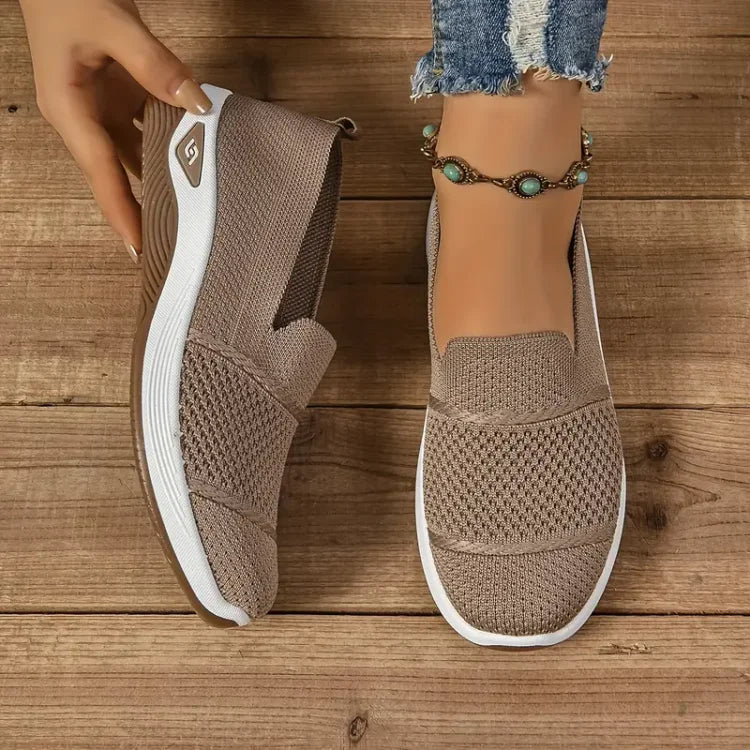 Anatomskih športnih copatov Azalea Slip-On