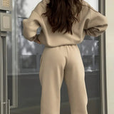 Set Casual Asortiman s Kapuco in Enotno Barvo