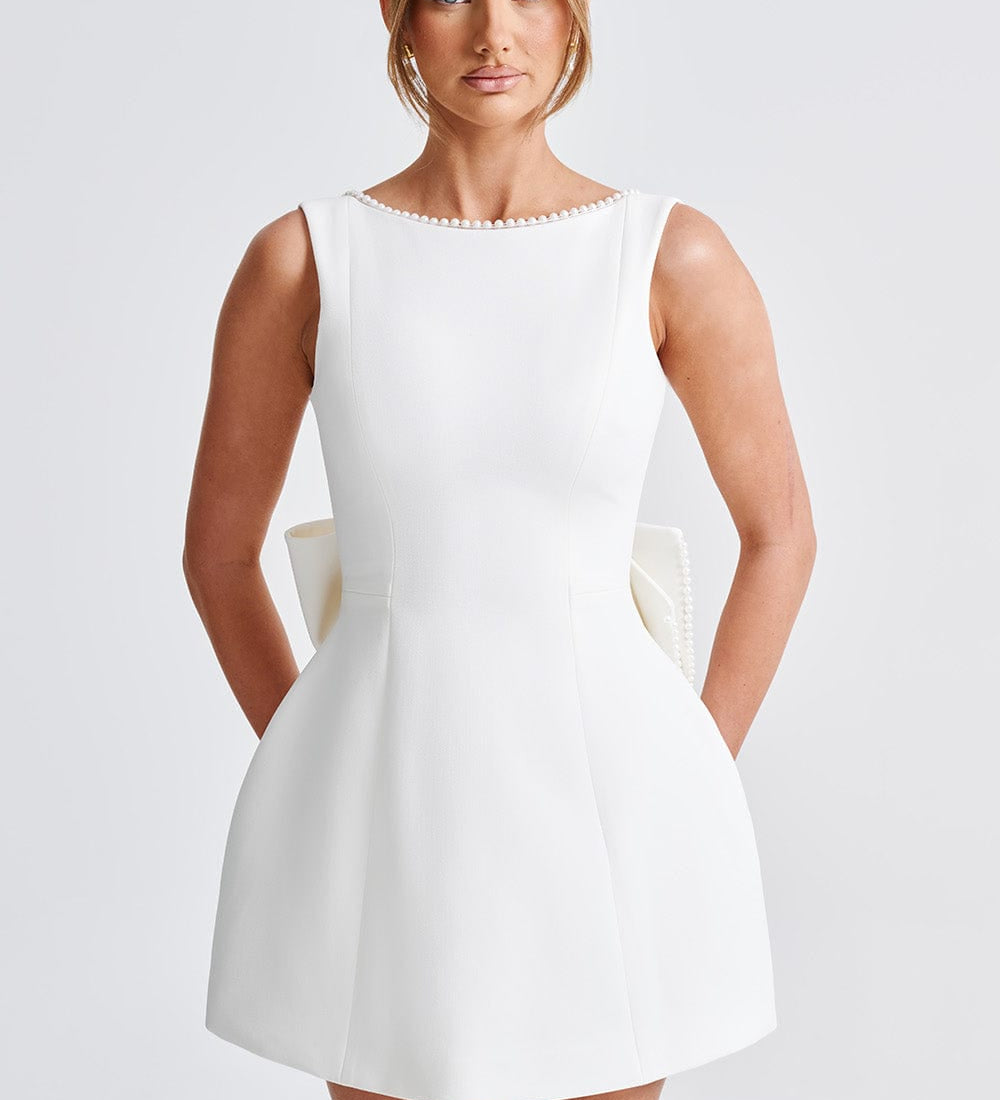 Melania – Mini obleka s satensko pentljo in biseri