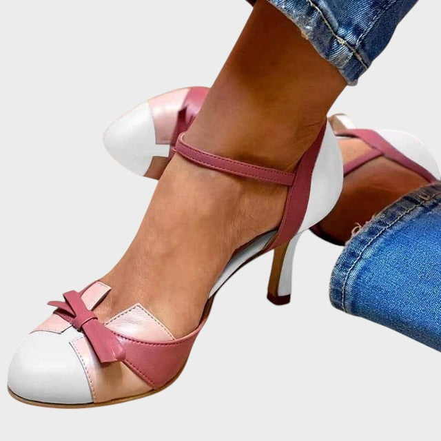 Aura – Elegantni Čevlji z Retro Akcentom